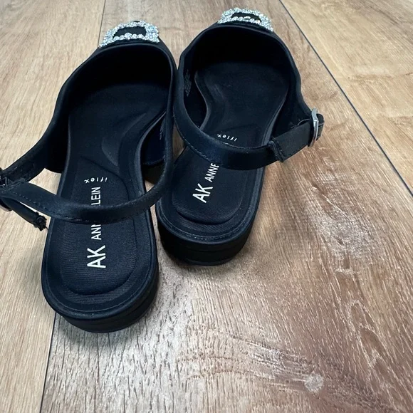 Anne Klein Black Heels with Crystal Embellishments - Picture 4 of 16